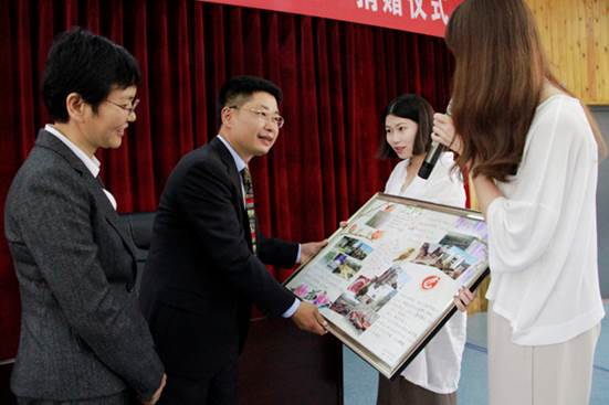 http://www.hqu.edu.cn/__local/7/15/95/CF70155E7E06C37E8D952FBAC1E_67714B9E_36C14.jpg http://www.hqu.edu.cn/__local/7/15/95/CF70155E7E06C37E8D952FBAC1E_67714B9E_36C14.jpg